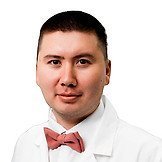 Врач Айданов Ильнур Файзиевич