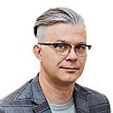 Врач Дубовец Максим Эдуардович